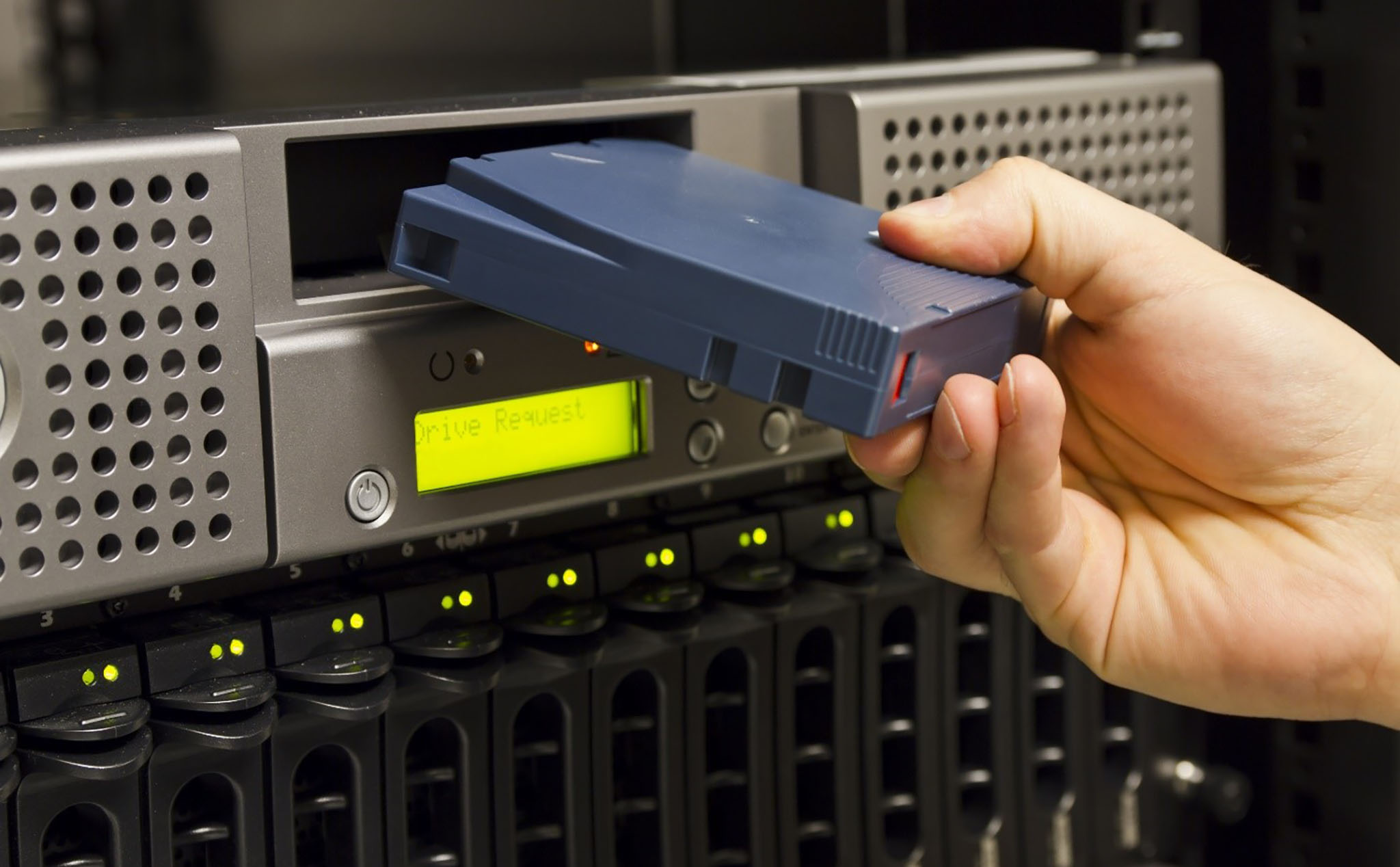 Ленточный накопитель lto-9. Backup tapes. Lto кассета. Tapes lto. Lto-9 стример.